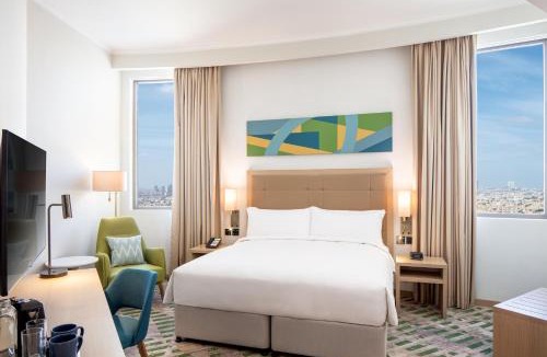 Al Barsha Hotel | Holiday Inn & Suites - Dubai Science Park by IHG