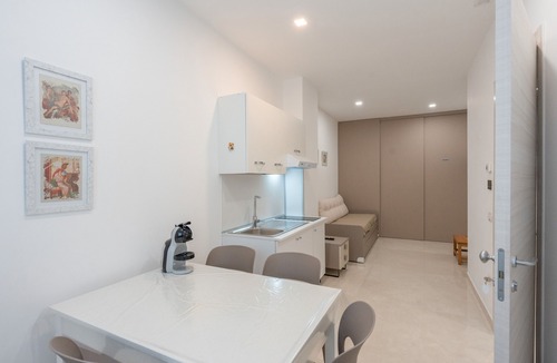 Castellammare di Stabia House | Holiday Home 'Stabiae Charm' with Balcony, Wi-Fi and Air Conditioning