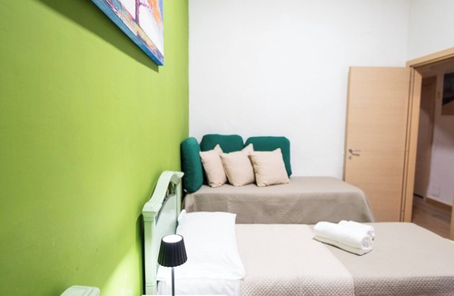 Centro Storico Bed & Breakfast | HOME Joséphine, a stone's throw from the Palace, Garden,parking,Kitchen,