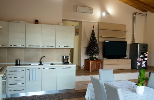 Caiazzo Apartment | Homerez - Appartement for 7 ppl. with shared pool and garden at Bosco di Caiazzo