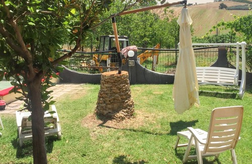 Montenero di Bisaccia House | Homerez - Sophisticated House in Montenero + Jacuzzi