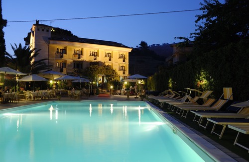 Caserta Vecchia Hotel | Hotel Caserta Antica