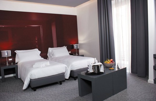 Pomigliano D'arco Hotel | Hotel Leopardi