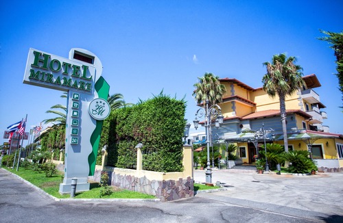 Marina di Varcaturo Hotel | Hotel Miramare