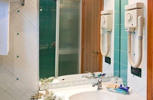 Castello di Cisterna Hotel | Hotel Quadrifoglio