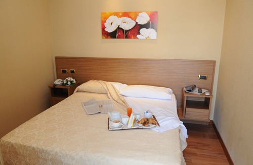 Villaricca Hotel | Hotel Ristorante La Lanterna
