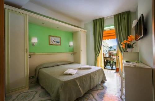 Ischia Porto Hotel | Hotel Rivamare
