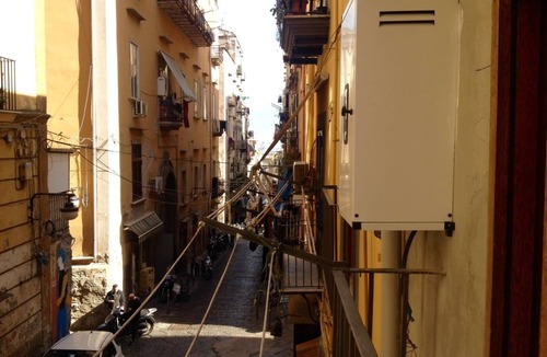 Quartieri Spagnoli Apartment | HOUSE IN THE HEART OF NAPLES