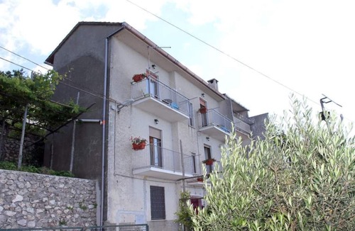 San Lazzaro House | House on 3 levels, with wide sea views.