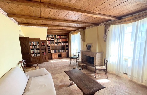 Colpetrazzo Villa | Huge villa with exclusive lap pool, grounds + gardens. Wifi. Sleeps 8