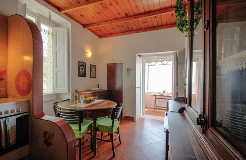 Marina del Cantone Apartment | Il Terrazzino sul Mare - holiday home ON THE BEACH in Sorrento/Amalfi Coast.