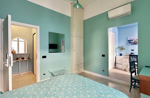 Arenella Bed & Breakfast | In the center of the Vomero elegant and quiet accommodation