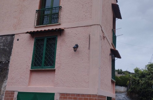 Torre del Greco House | In the countryside, a cozy retreat for peaceful moments near Mount Vesuvius.