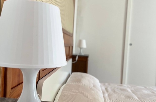 Ottaviano House | In the historic center. Private room with garage and small balcony. 5min from the station