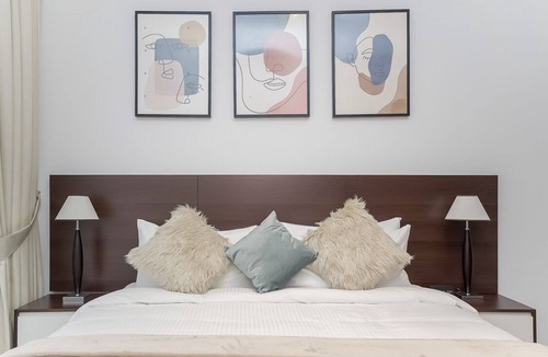 Dubai Marina Apartment | Incredible Marina Views Apartment Near Marina Walk