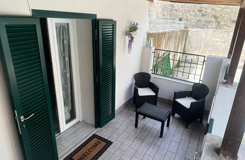 Naples Apartment | Independent apartment with pets allowed