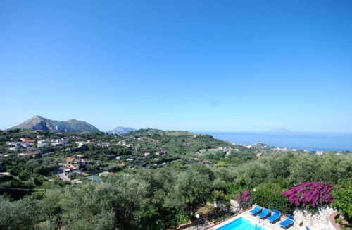 Schiazzano Villa | Independent villa with private swimming pool, located in the Sorrento peninsula.