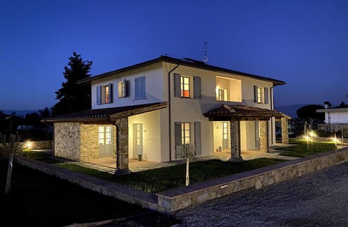 Ponte Buriano House | Independent villa immersed in the green Tuscan hills