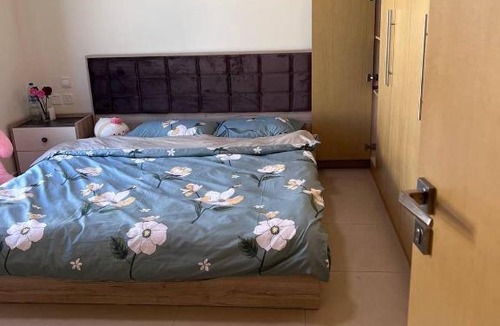 International City House | Iris Mie