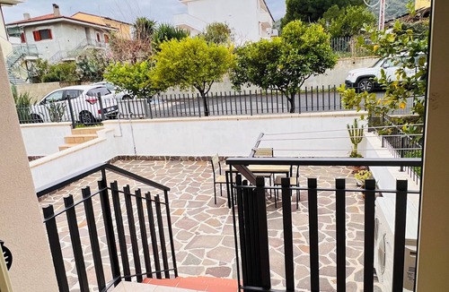 Sant'Andrea Ionio Marina House | Casa rita - beach house with garden and bbq grill