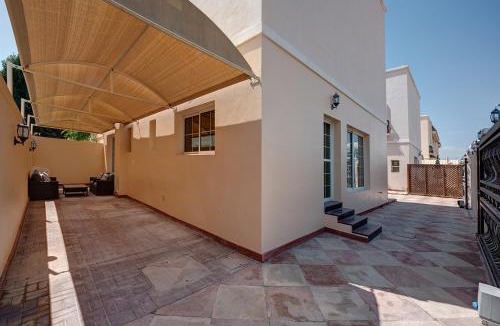 Mirdif Villa | J5 Four Bedroom Villa Holiday home in Mirdif