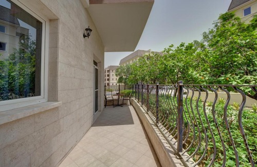 Motor City Apartment | J5 Studio Holiday Homes Uptown Motor City