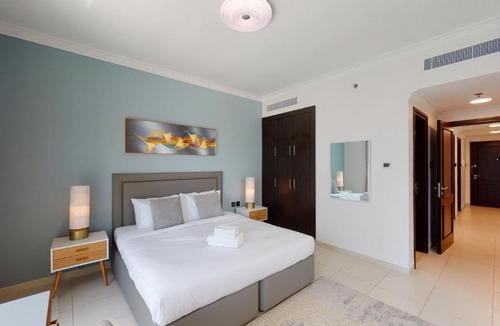 Dubai Marina Apartment | Key View - Royal Oceanic