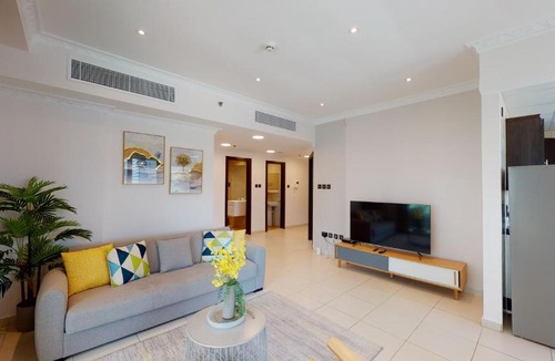 Dubai Marina Apartment | Key View - Royal Oceanic