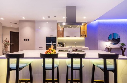 Dubai Marina Apartment | Key View - Torch Tower