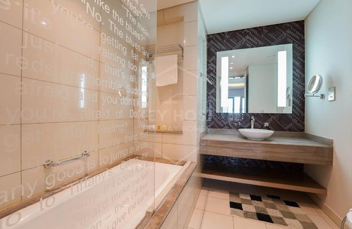Business Bay Apartment | KeyHost - Luxury 1 BR Apt in Paramount Towers by Damac - K3830