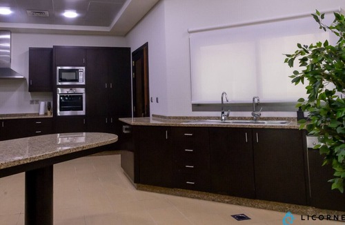 Jumeira 3 Bed & Breakfast | Kilimanjaro Suite at Full Moon Guesthouse