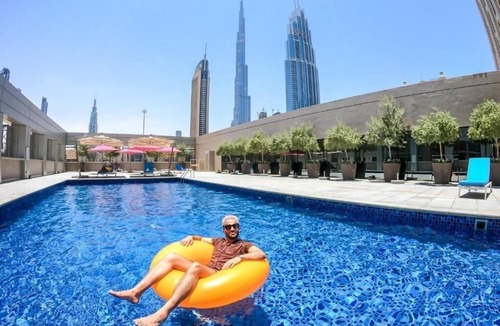 Za'abeel 2 Apartment | King Room Near Civil Defance Downtown by E R