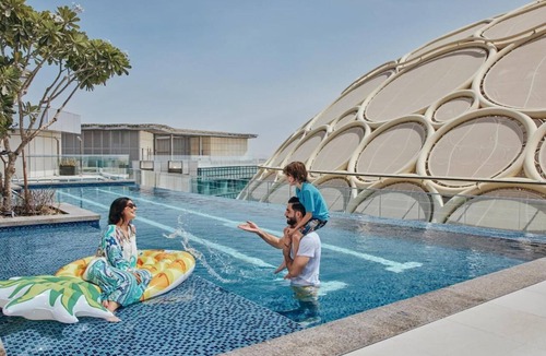 Dubai House | King Room Near Expo 2020 By Luxury Bookings Ab