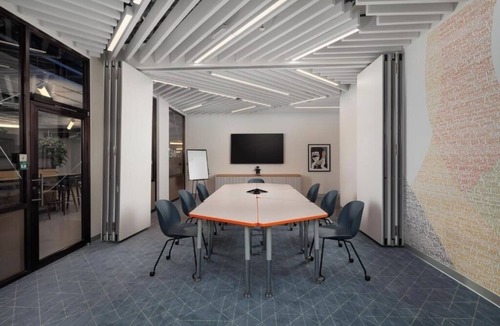 Dubai House | King Room Near Expo 2020 By Luxury Bookings