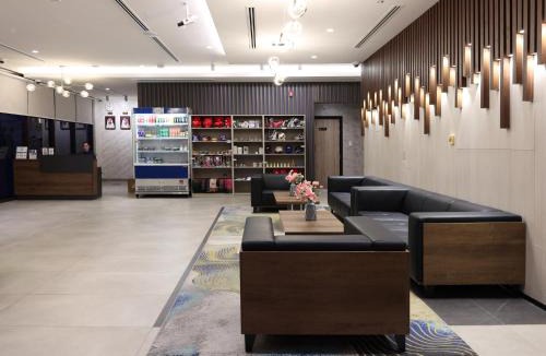 Jadaf Hotel | Kingsgate Canal Hotel by Millennium
