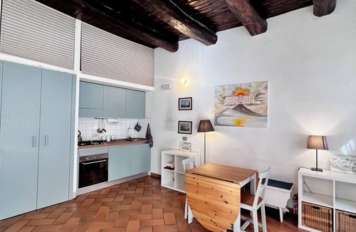 Quartieri Spagnoli Apartment | La Casa Di Licia a few meters from Piazza del Plebiscito
