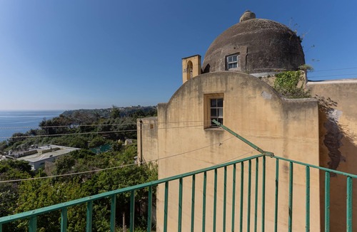 Procida Apartment | La Casa di Renata - Two Bedroom Apartment, Sleeps 5