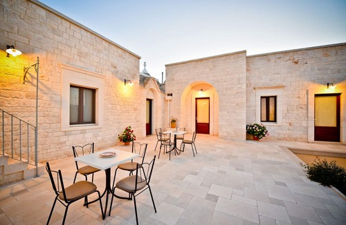 Locorotondo Villa | La Corte del Pergolo, complex of trulli with pool and spa