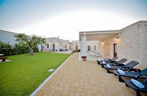 Locorotondo Villa | La Corte del Pergolo, complex of trulli with pool and spa