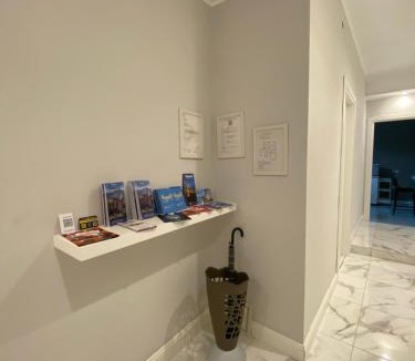 Materdei Bed & Breakfast | LA DIMORA DI MARTI " Museo Dante "in Centro ELEGANTE E CONFORTEVOLE