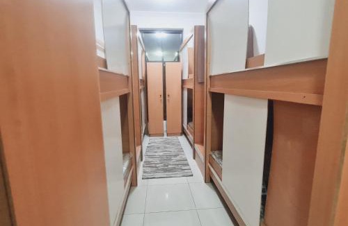 Old Dubai Hostel | LA Gold hostel capsule
