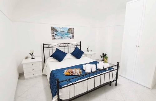 Termini Bed & Breakfast | La Rondine B&B is located in Termini, a hamlet of Massa Lubrense.