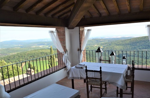Rosennano Apartment | LA TORRE, AN EAGLE NEST ABOVE THE TUSCANY LANDSCAPE