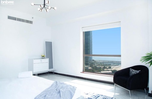 Dubai Marina Apartment | Large Condo on the buzzing JBR Beach with NightLife - 2005