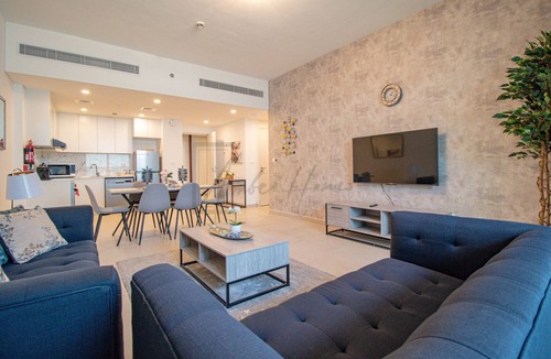 Umm Suqeim 3 Apartment | Lavish 1-BR Apartment Near Burj Al Arab @ Rahaal 2