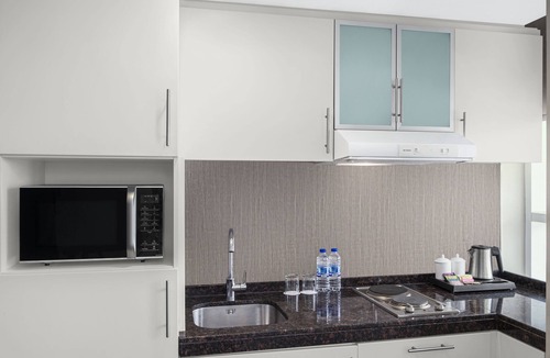 Sheikh Zayed Road Hotel | Leva Hotel and Suites, Mazaya Centre
