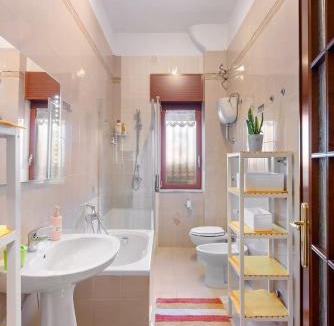 Santa Maria la Carita Apartment | LilaHome: Pompei, accogliente appartamento con posto auto.