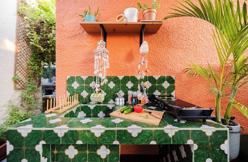 Jumeirah Apartment | Little Jaipur Jumeirah Garden Guestroom walking distance to the beach