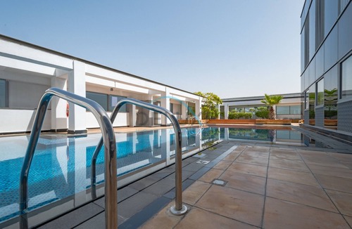 DIFC Apartment | Lively Studio in Sky Gardens, DIFC by Deluxe Holiday Homes