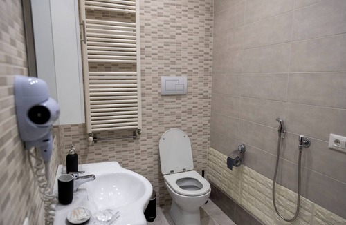 Montecalvario House | Located within walking distance of the subway and historic center